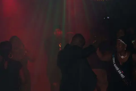TBT BALCK & GOLD PARTY